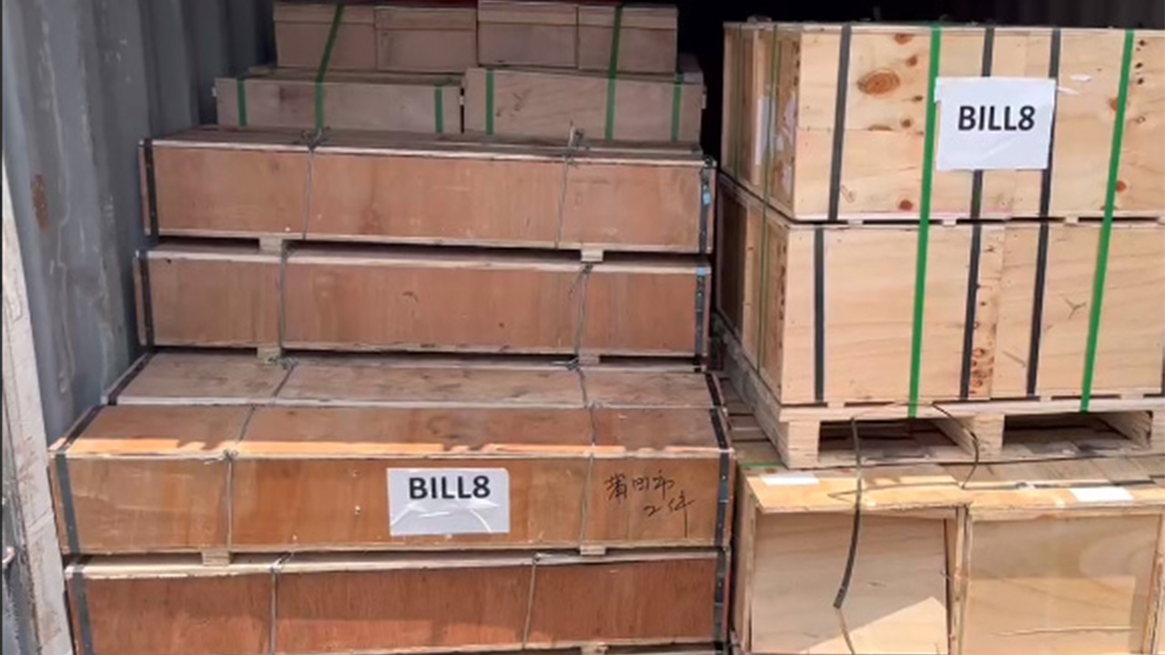 This is a car filled with QIDELI cargo